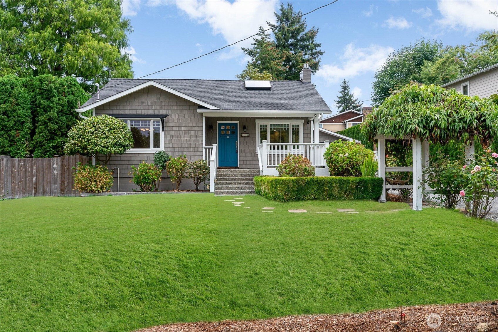 724 16th Avenue W, Kirkland, WA 98033