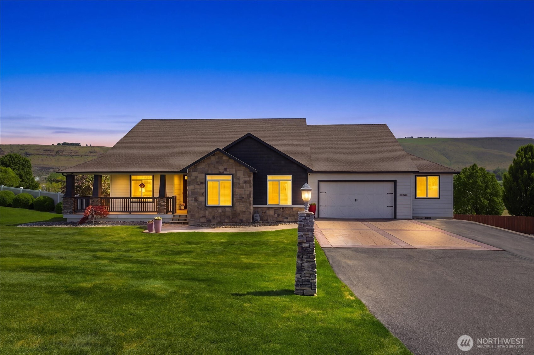 98303 E Ridgeview Drive, Kennewick, WA 99338