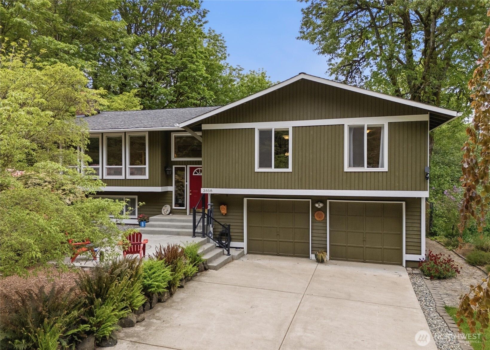 3858 Quiet Drive NW, Bremerton, WA 98312