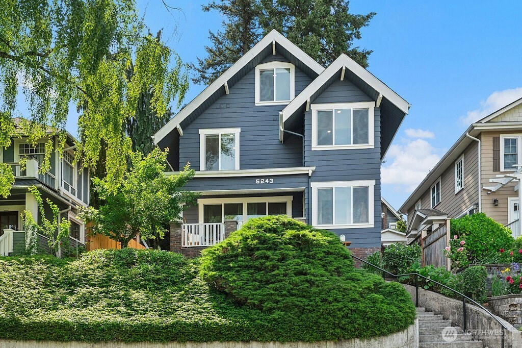 5243 19th Avenue NE, Seattle, WA 98105