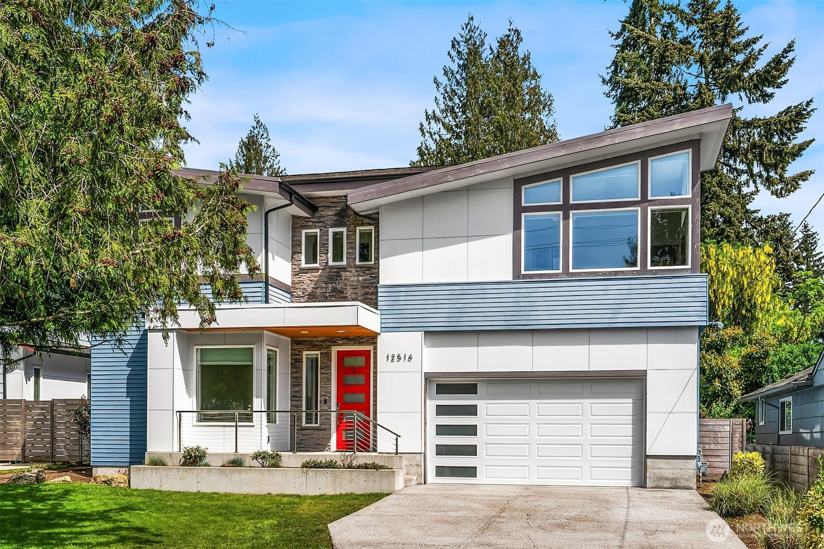 12516 Phinney Avenue N, Seattle, WA 98133