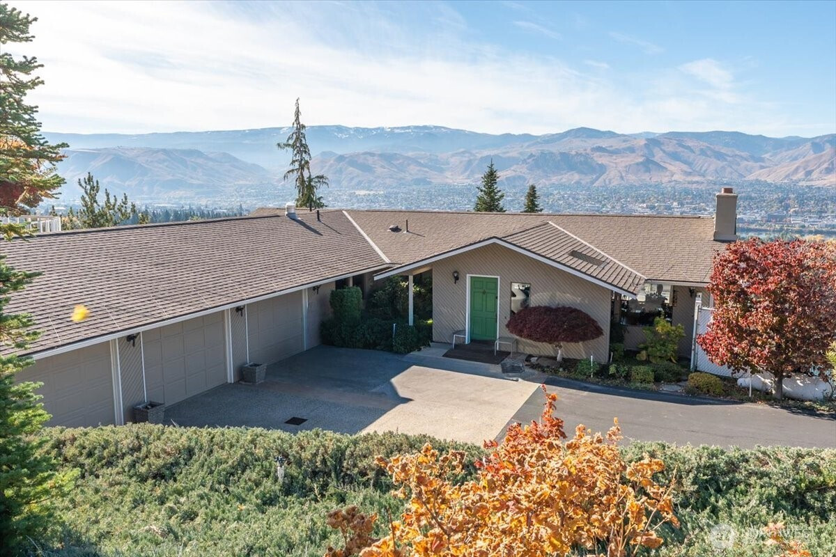 602 Daniels Drive, East Wenatchee, WA 98802