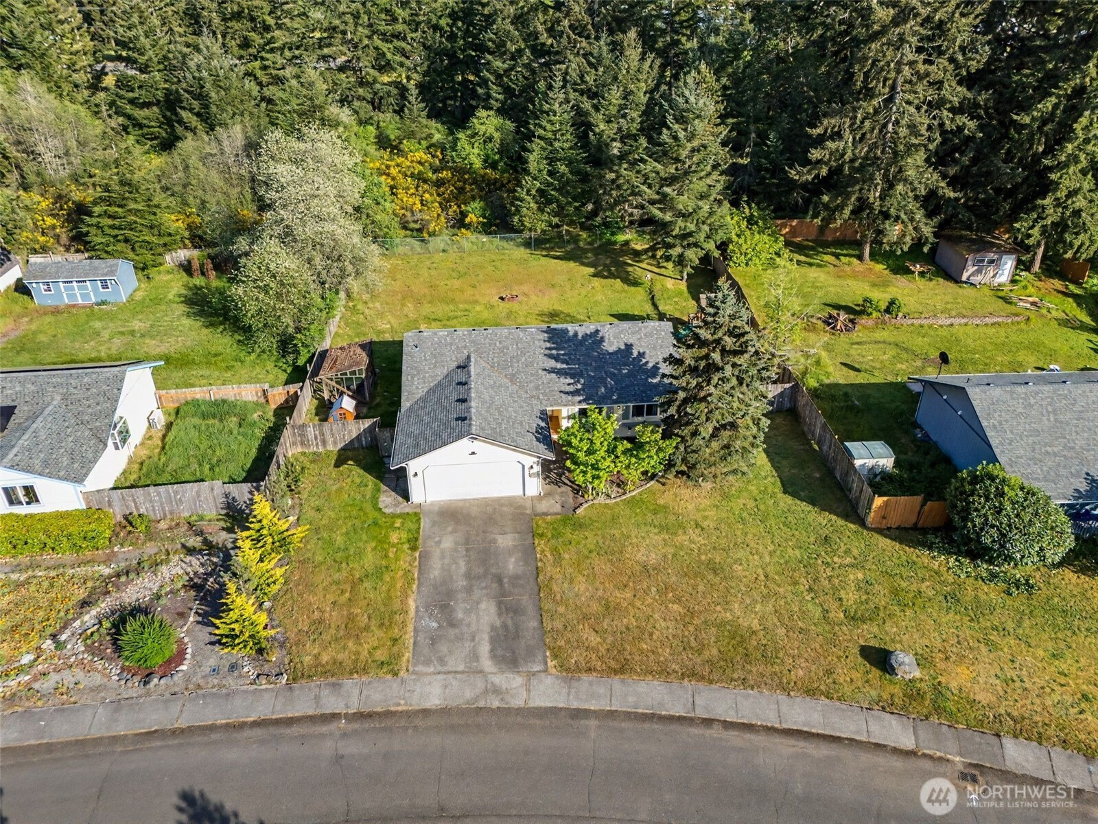444 Volesky Drive SE, Rainier, WA 98576
