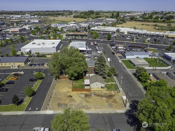 402 E Walnut Avenue, Moses Lake, WA 98837