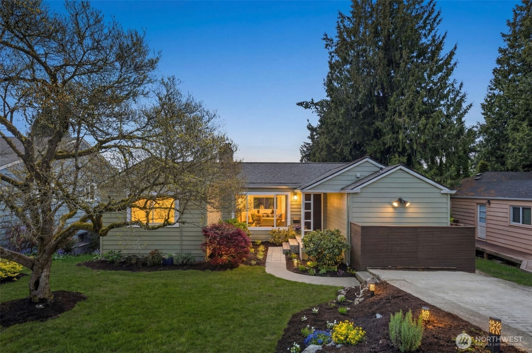 4531 Stanford Avenue NE, Seattle, WA 98105