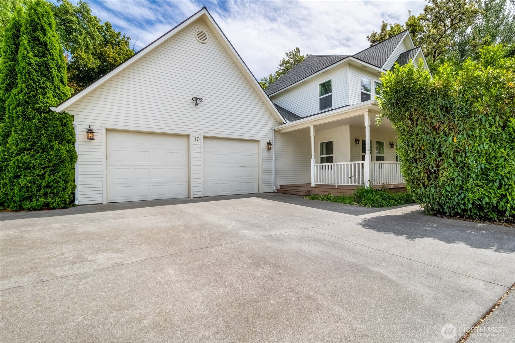 17 SW Homestead Avenue, College Place, WA 99324