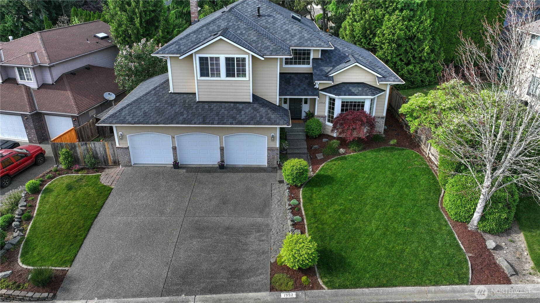 1952 S 371st Pl, Federal Way, WA 98003