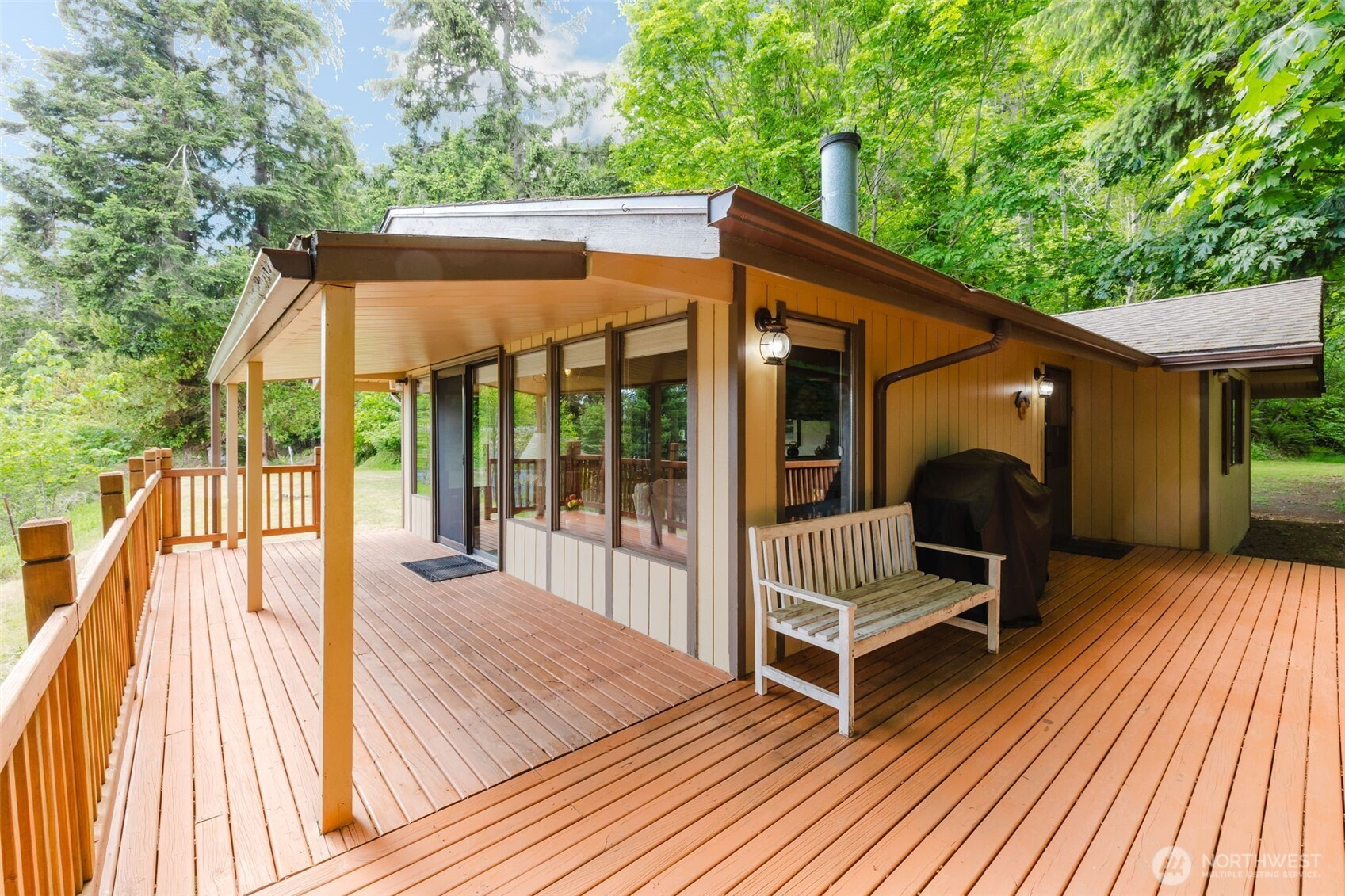 30 NE Alta Vista Drive, Belfair, WA 98528