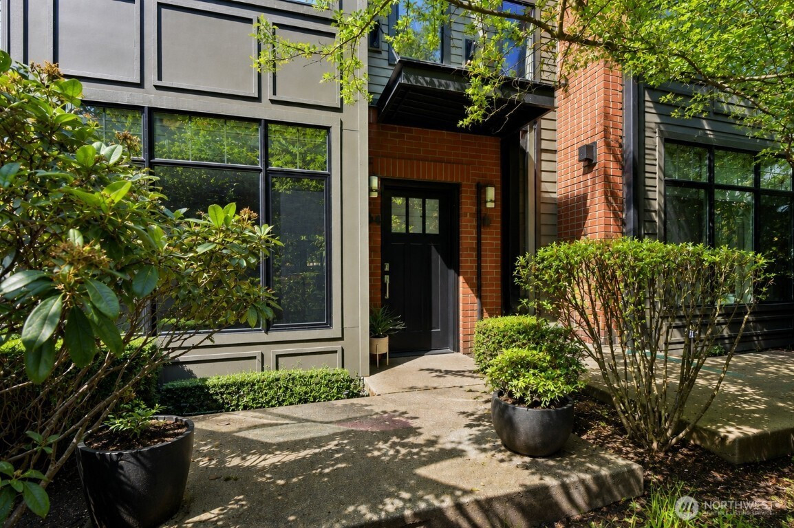 10575 NE 12th Place, Bellevue, WA 98004