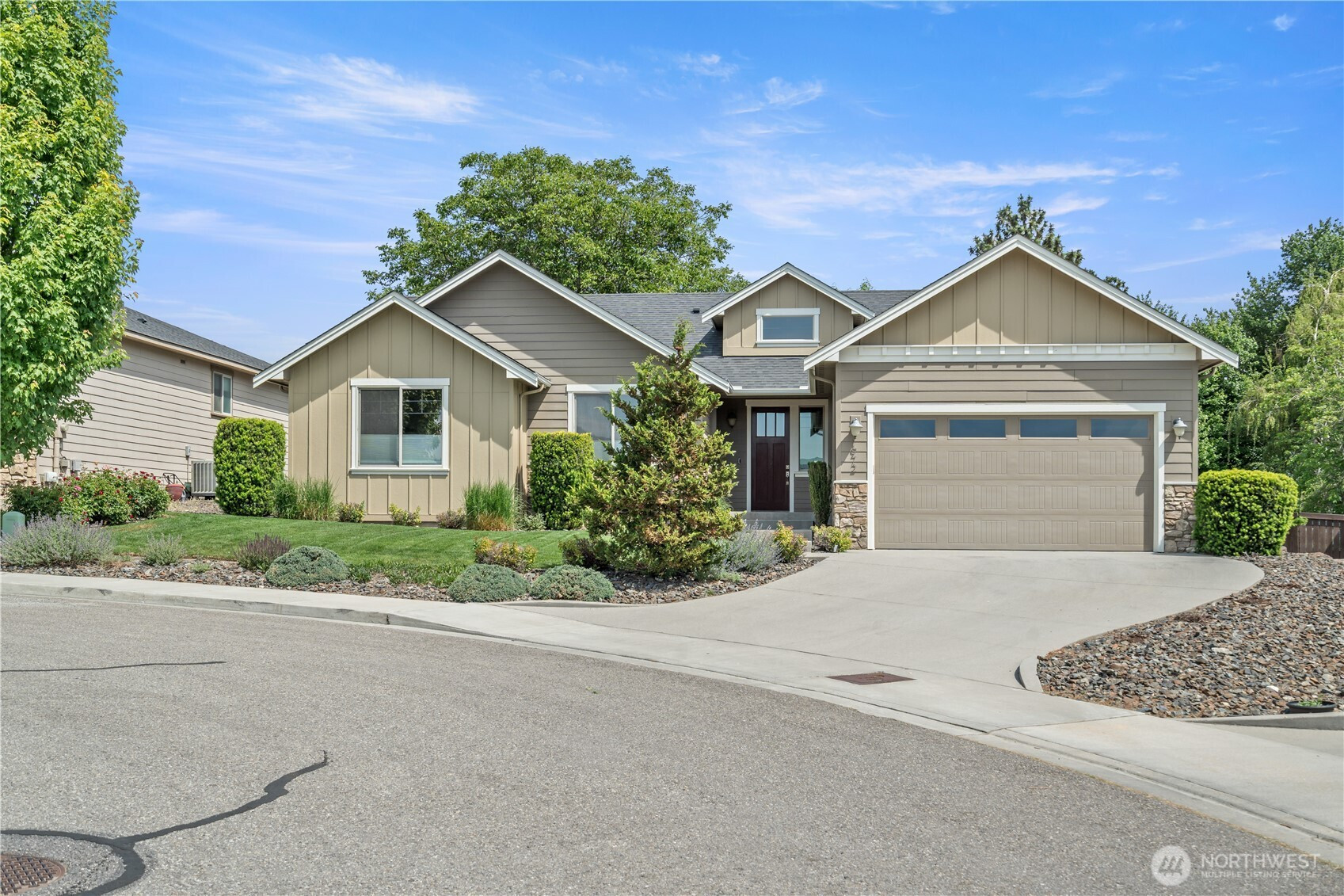 1972 Legacy Place SE, East Wenatchee, WA 98802