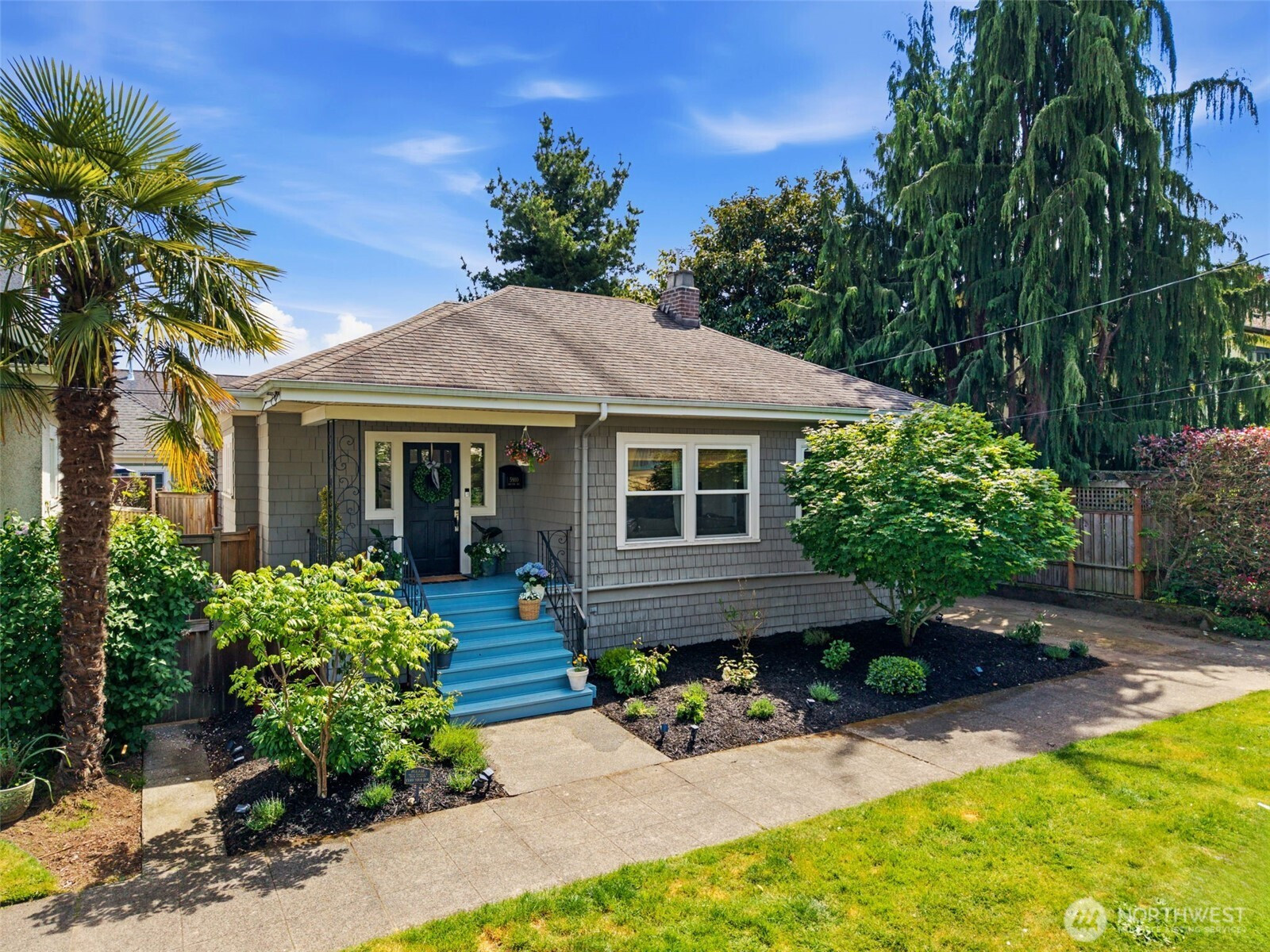 5910 Dayton Avenue N, Seattle, WA 98103