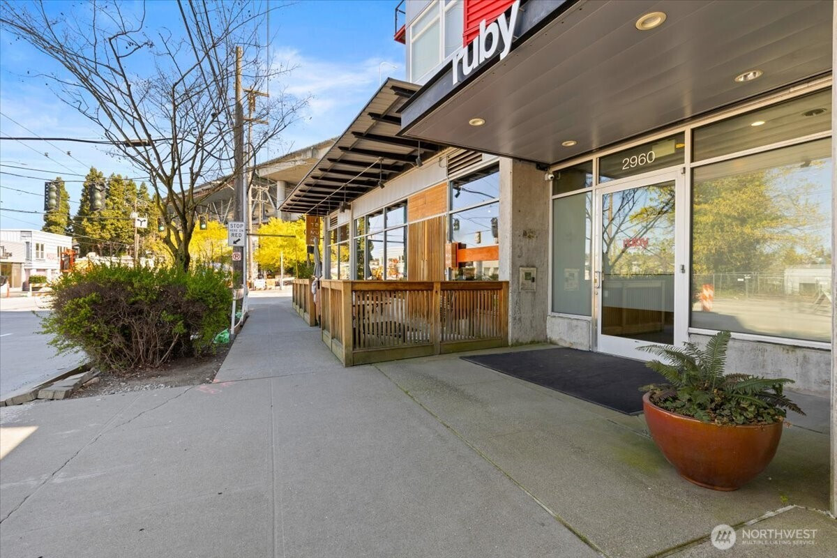 2960 Eastlake Avenue E, Seattle, WA 98102