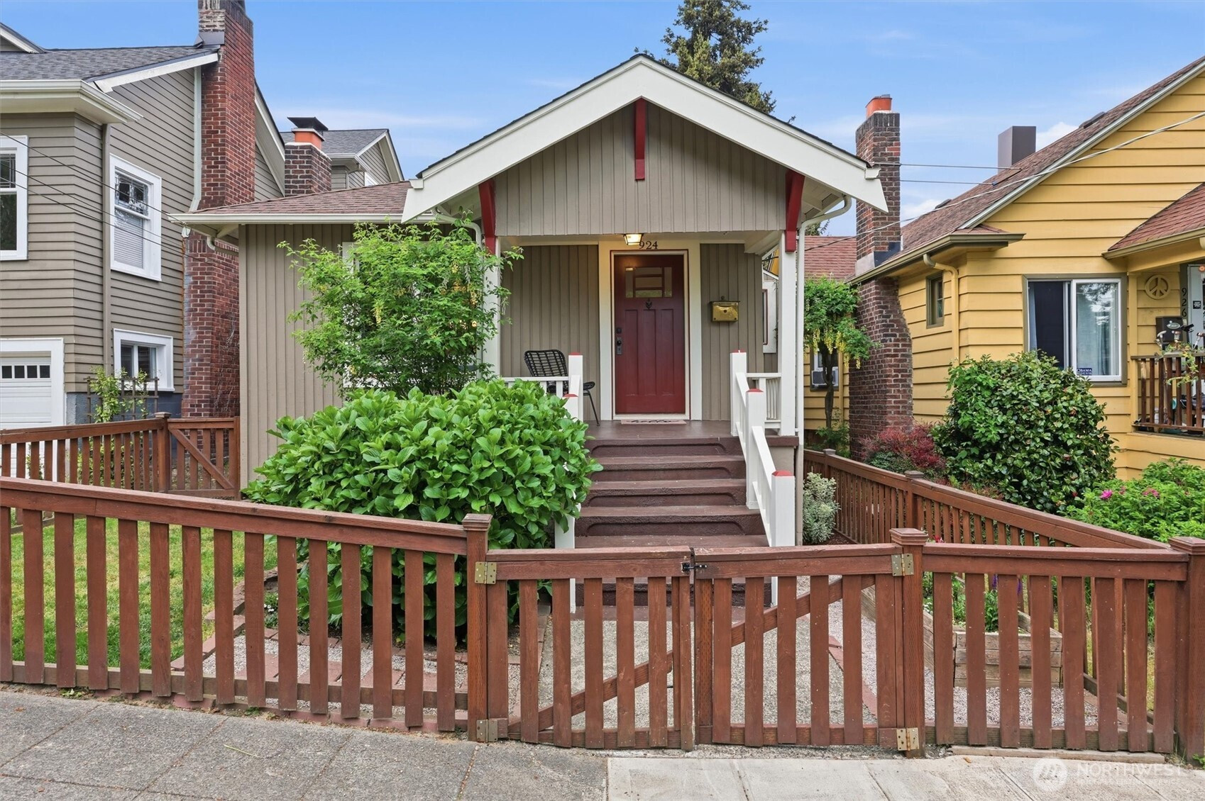 924 N 75th Street, Seattle, WA 98103