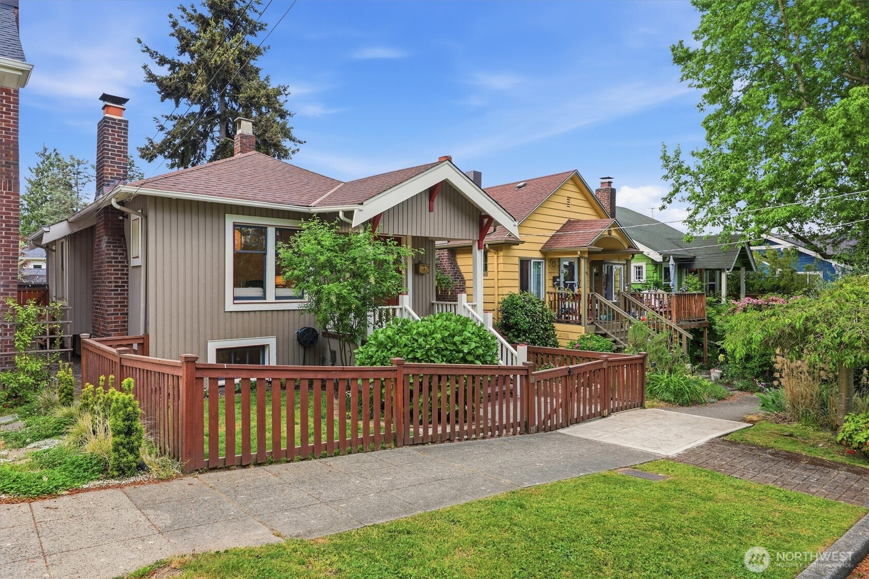 924 N 75th Street, Seattle, WA 98103