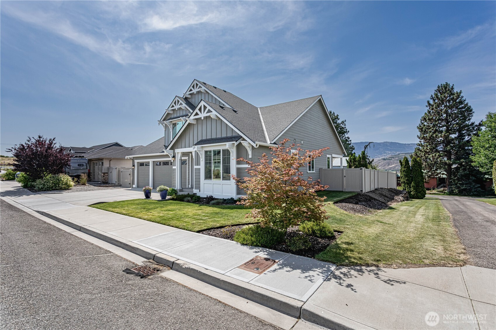 2028 SE Legacy Place, East Wenatchee, WA 98802