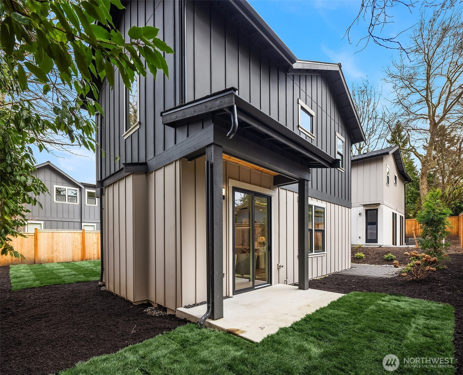 817 18th Avenue W, Kirkland, WA 98033