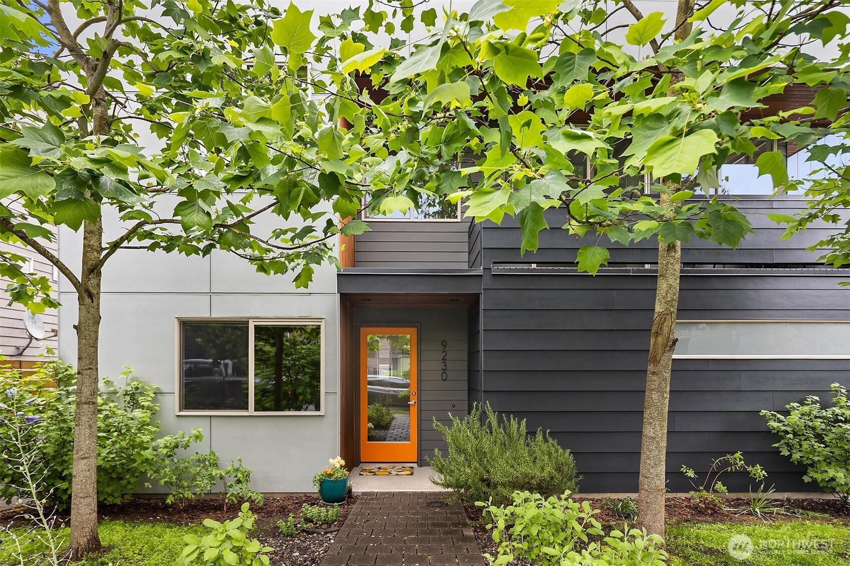 9230 Interlake Avenue N, Seattle, WA 98103