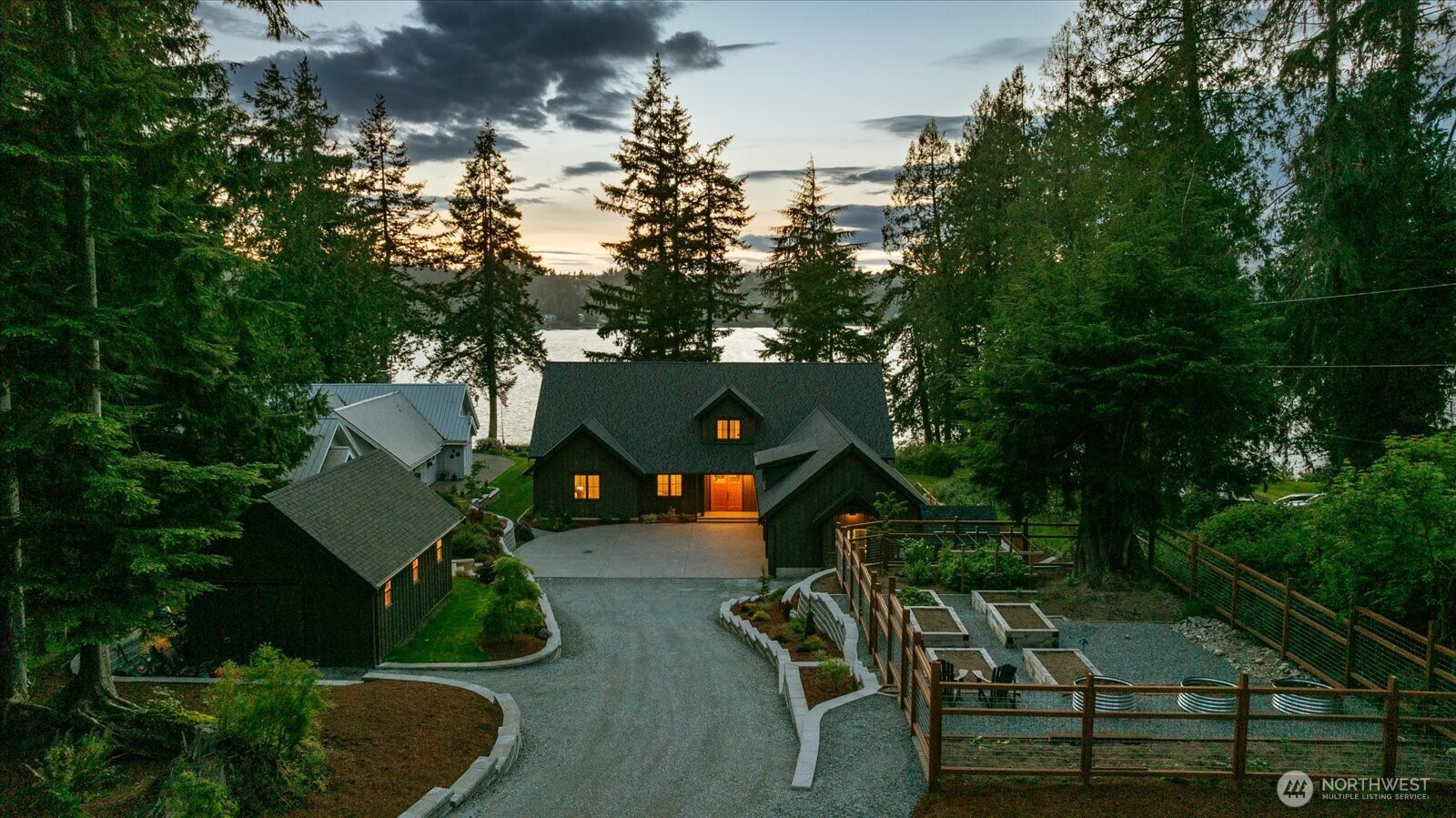 5320 East Harbor Road, Freeland, WA 98249