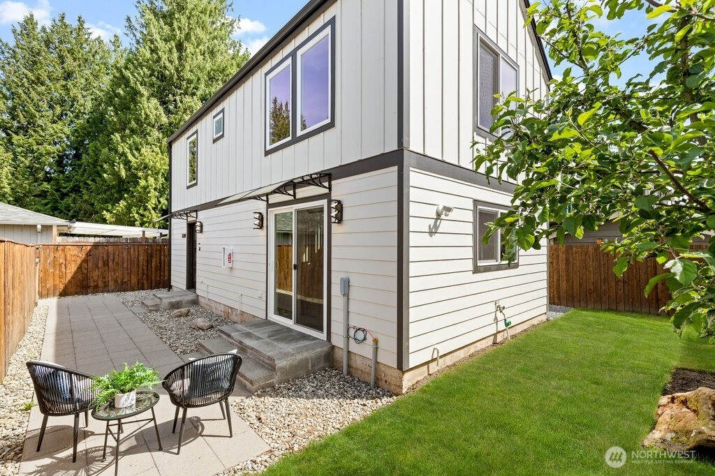 14338 Ashworth Avenue N, Seattle, WA 98133