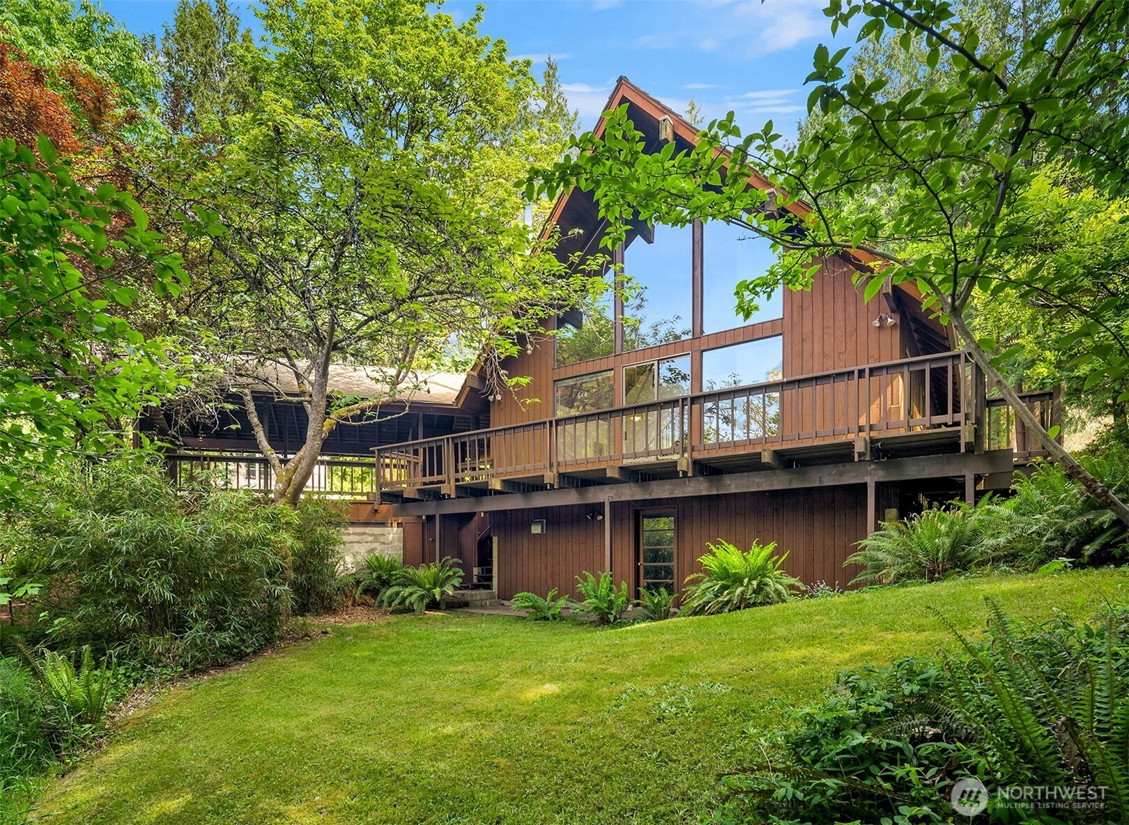 5709 80th Avenue SE, Mercer Island, WA 98040