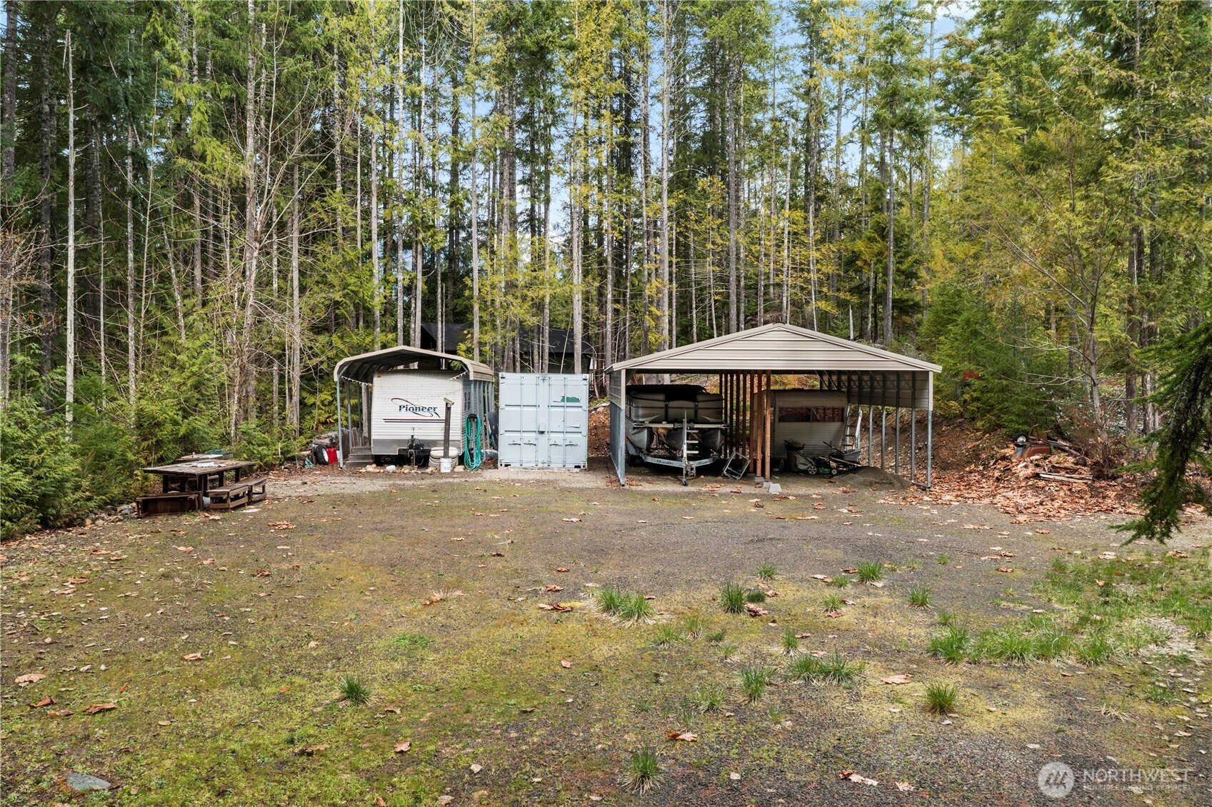 61 N Dow Court, Hoodsport, WA 98548