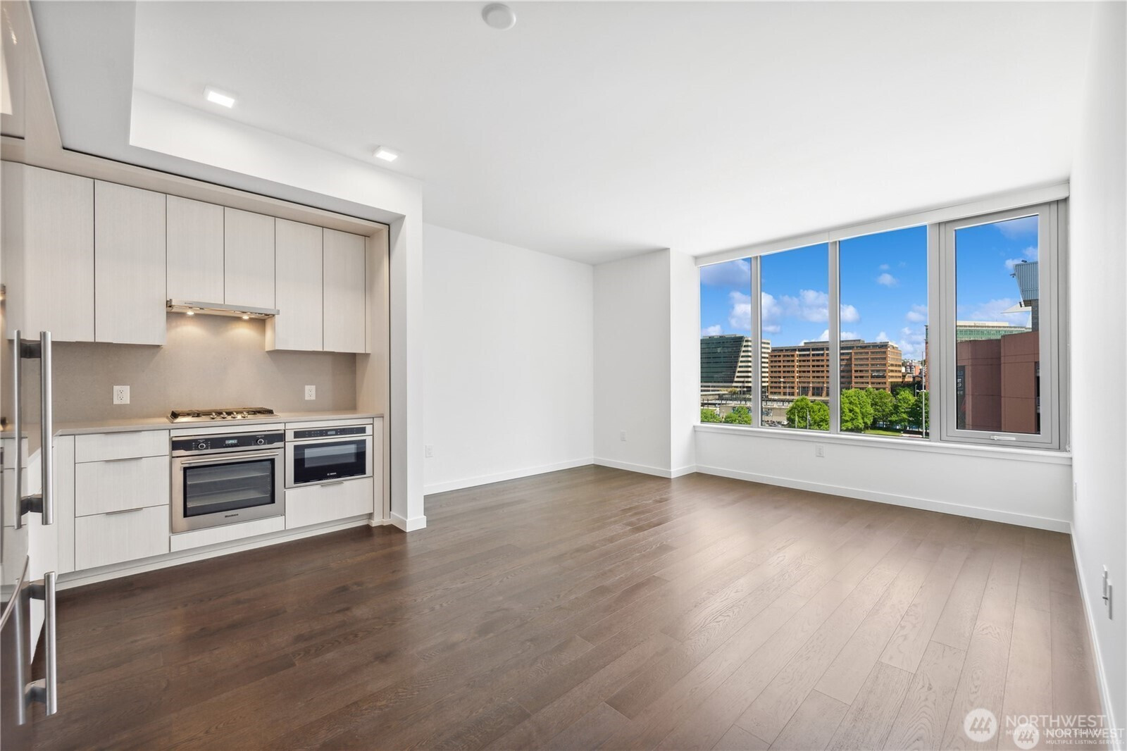 590 1st Avenue S, Seattle, WA 98104