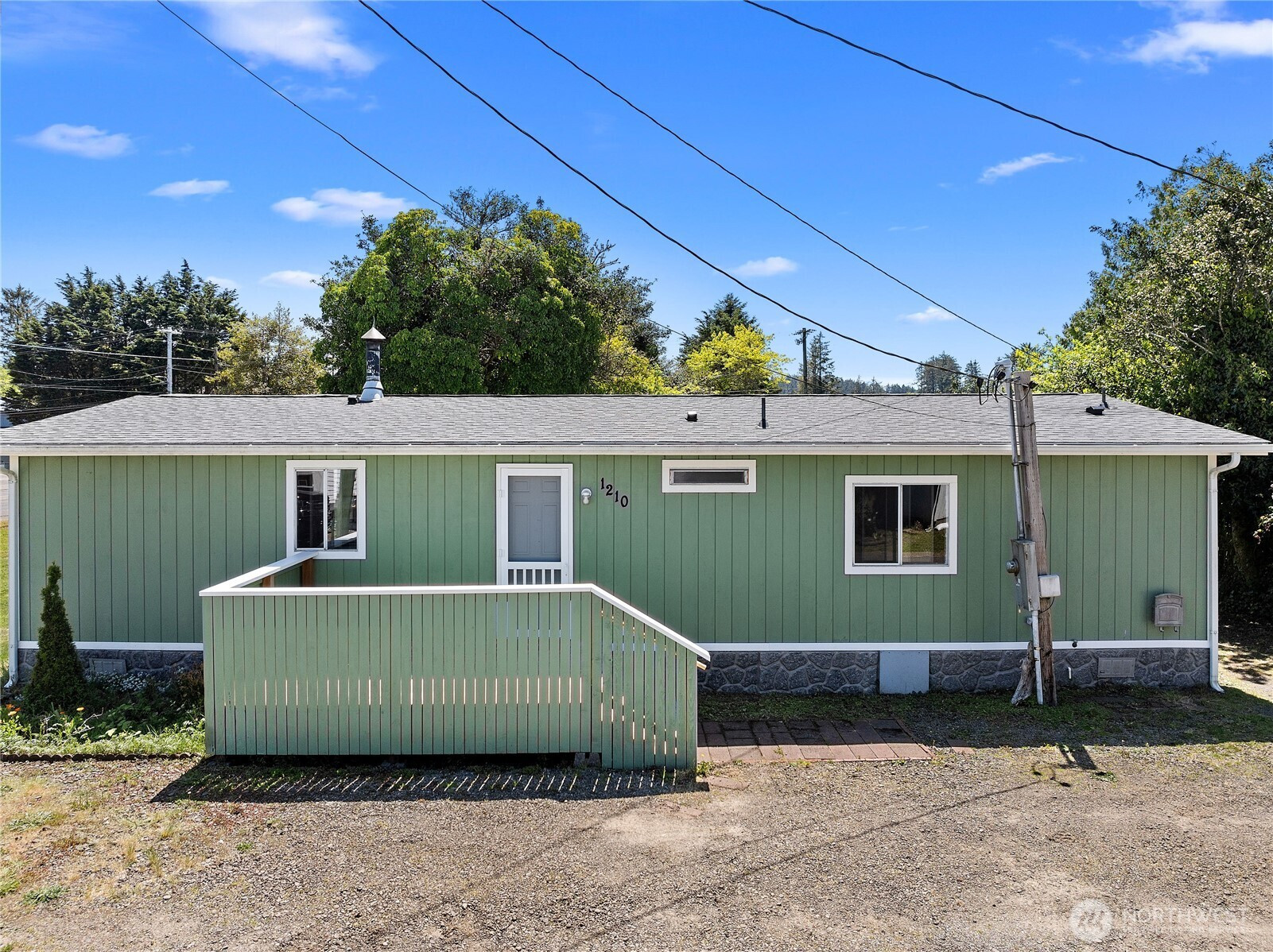 1210 35th Street, Seaview, WA 98644