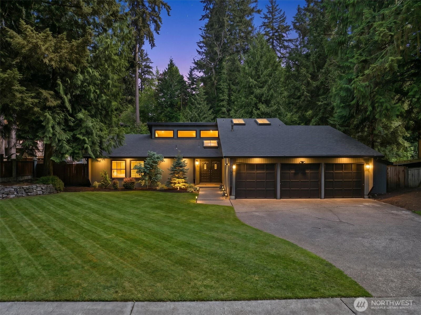 2404 Manorwood Drive SE, Puyallup, WA 98374