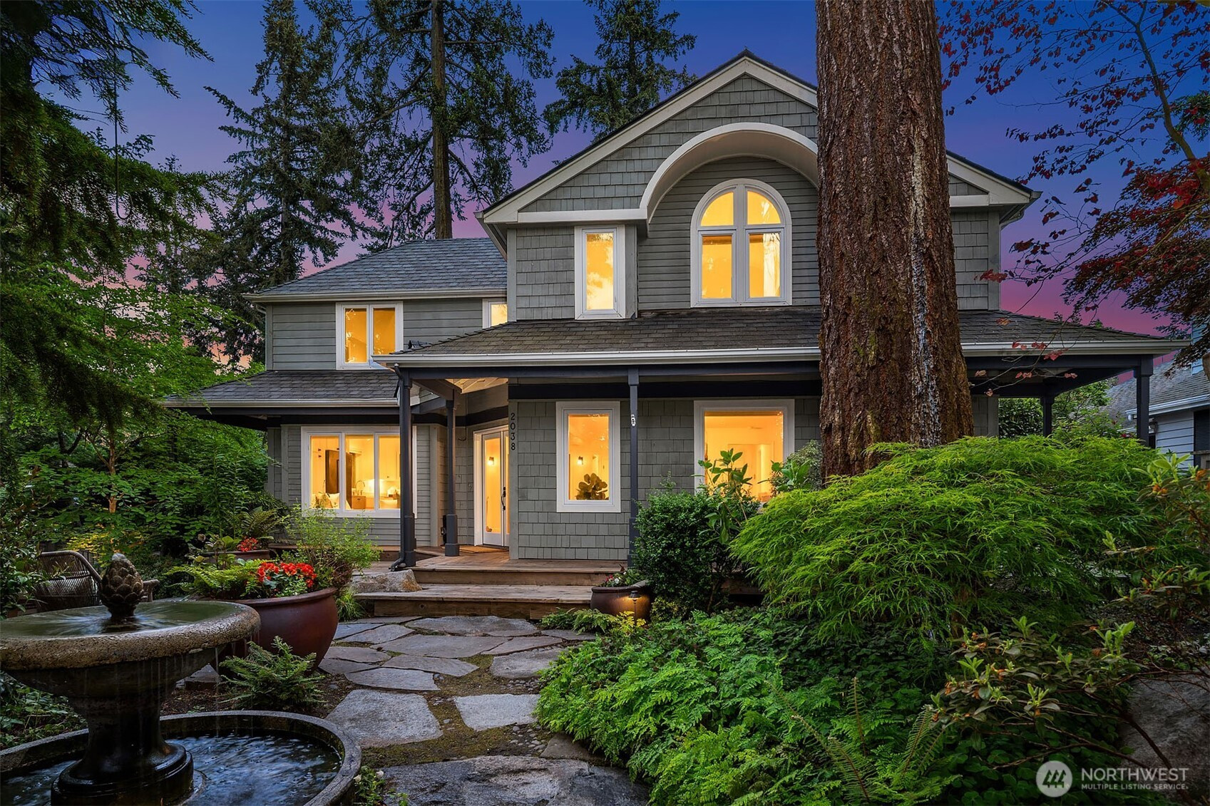 2038 9th Street W, Kirkland, WA 98033