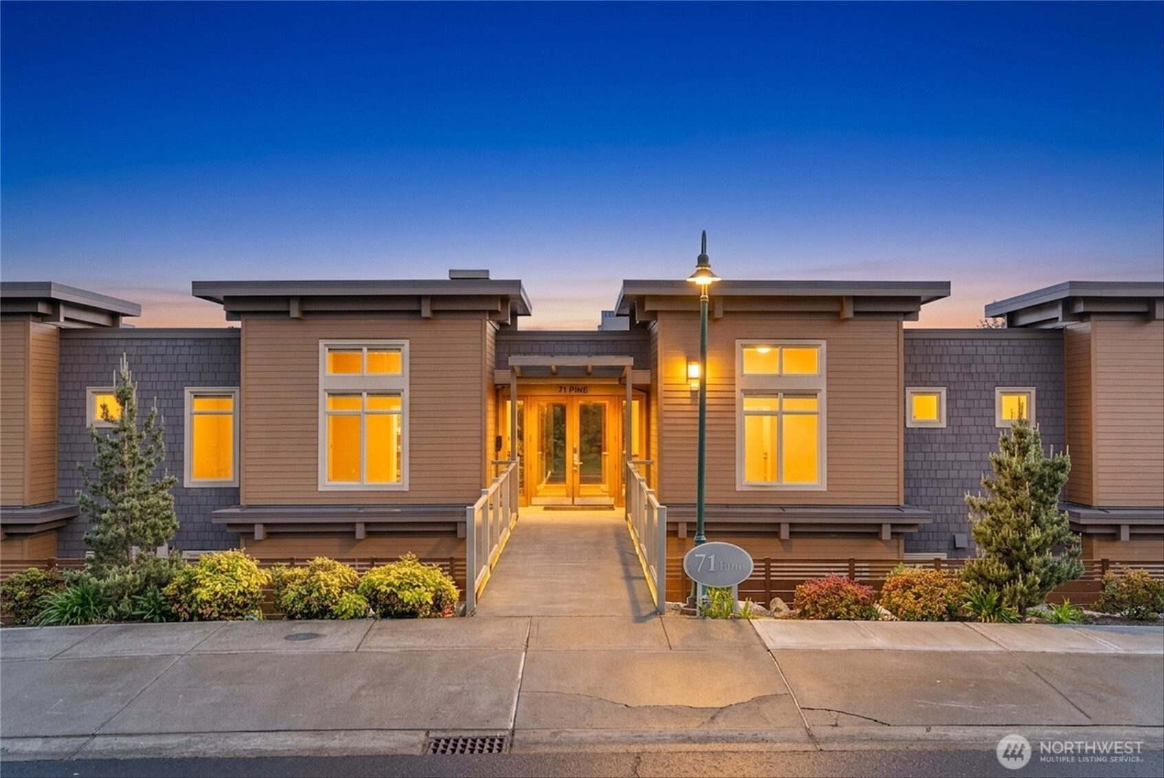 71 Pine Street, Edmonds, WA 98020