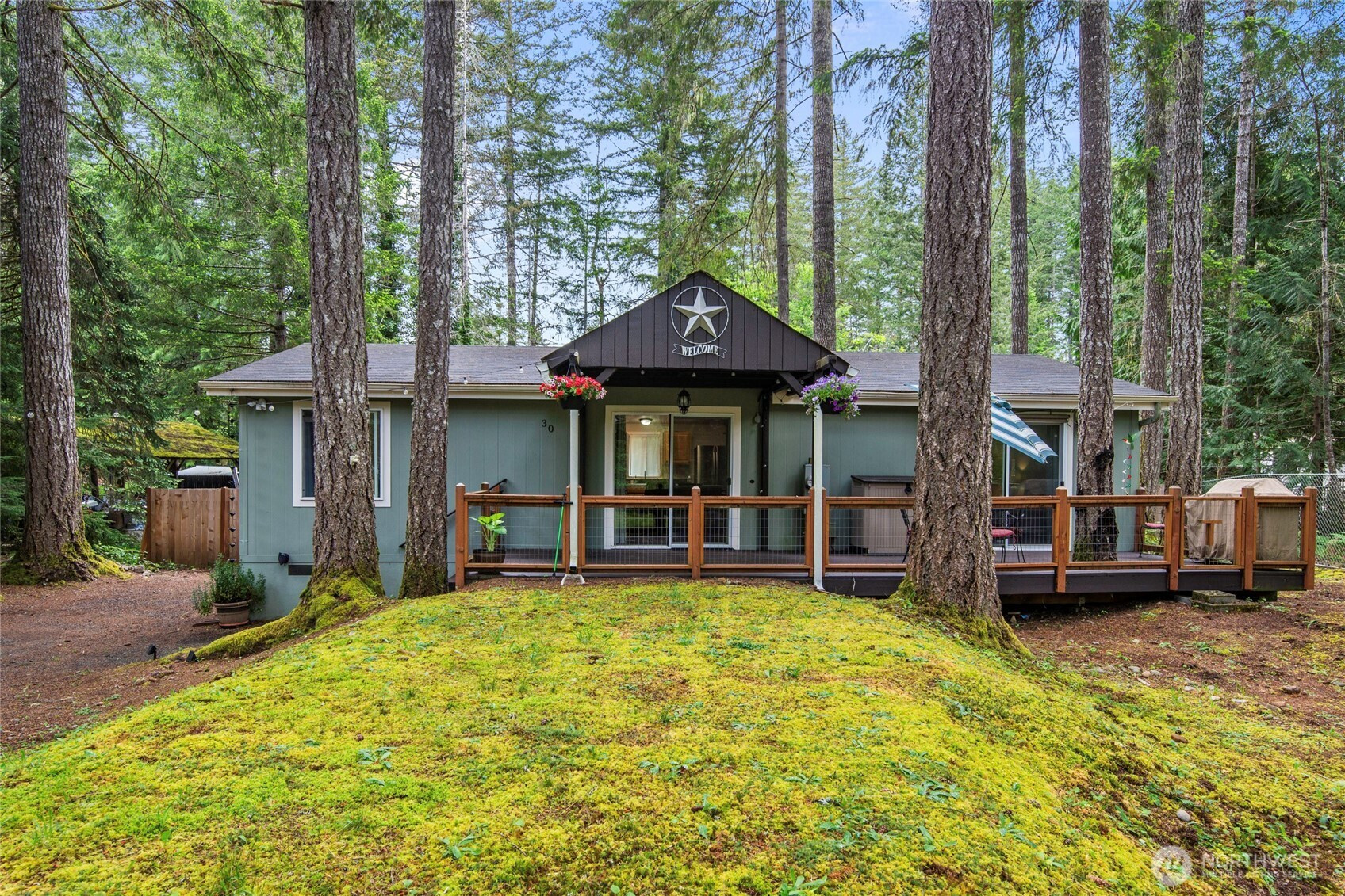30 N Carp Place N, Hoodsport, WA 98548