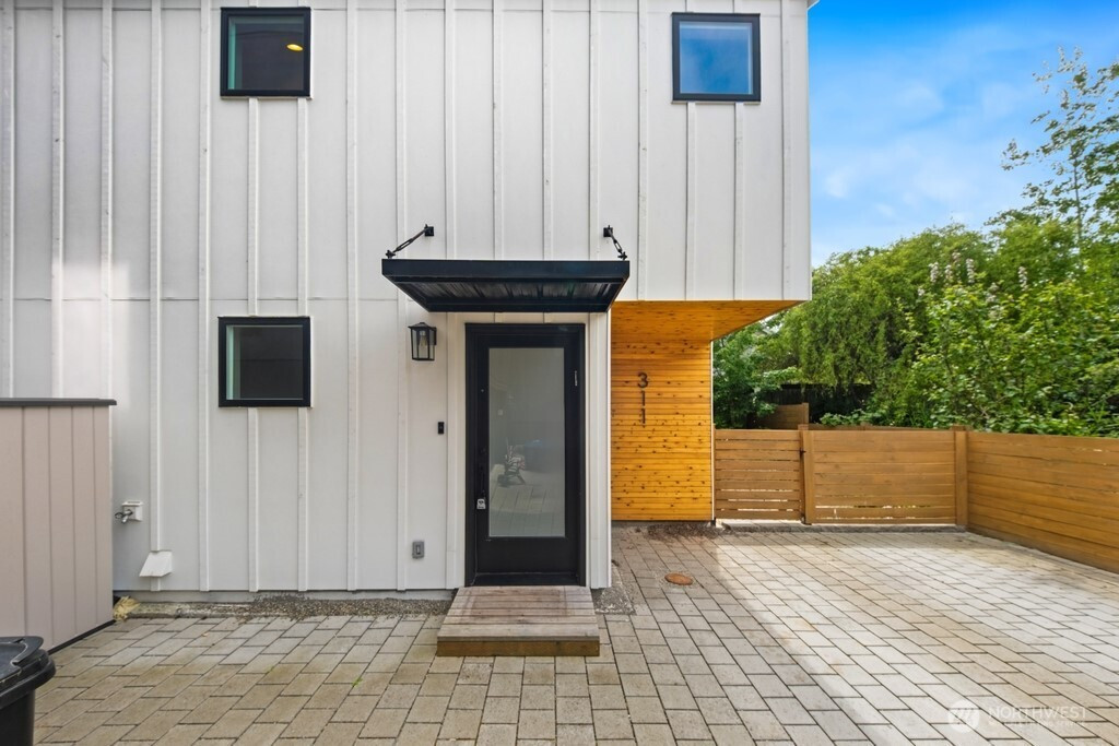 311 NW 89th Street, Seattle, WA 98117