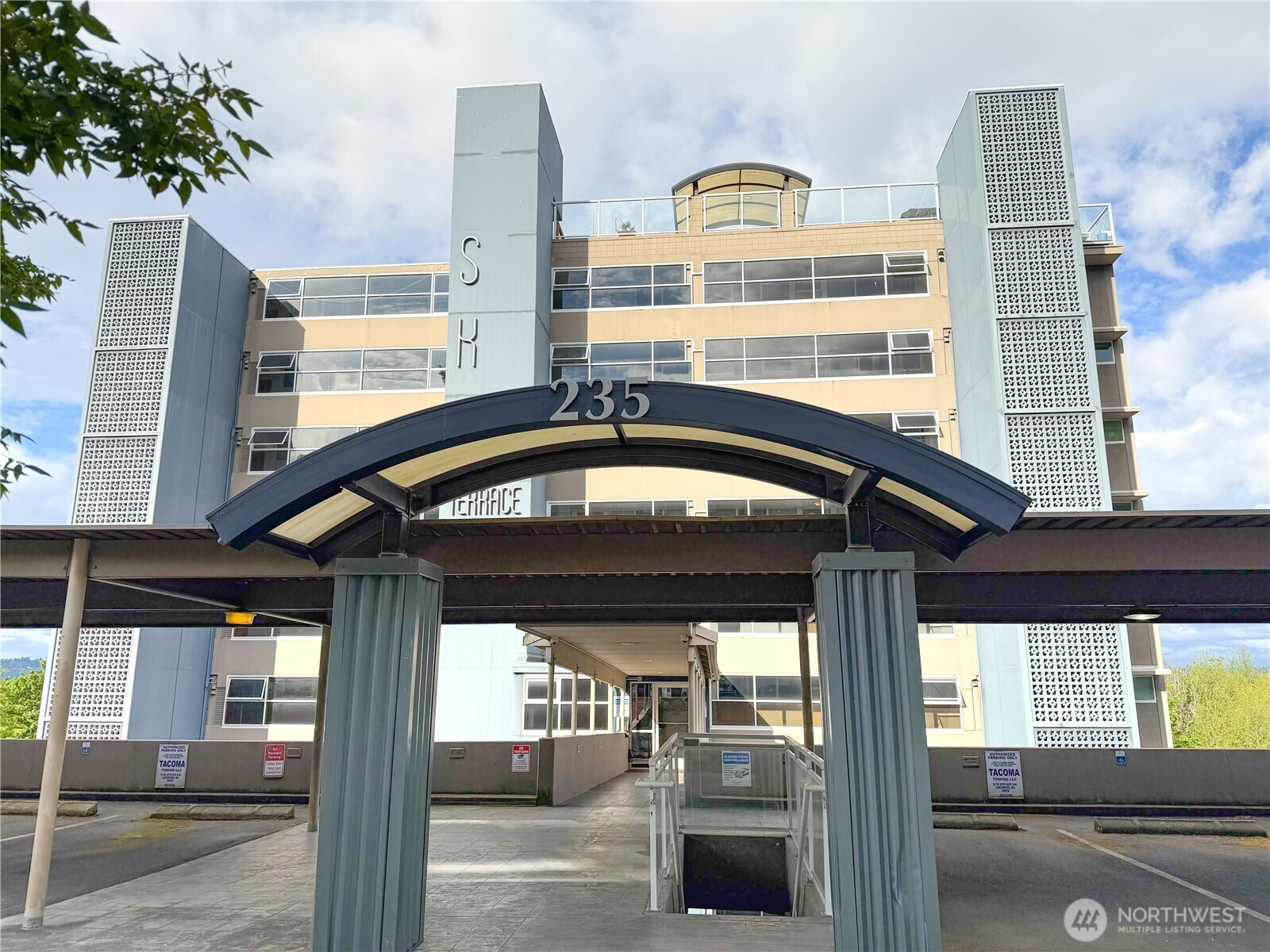 235 Broadway, Tacoma, WA 98402