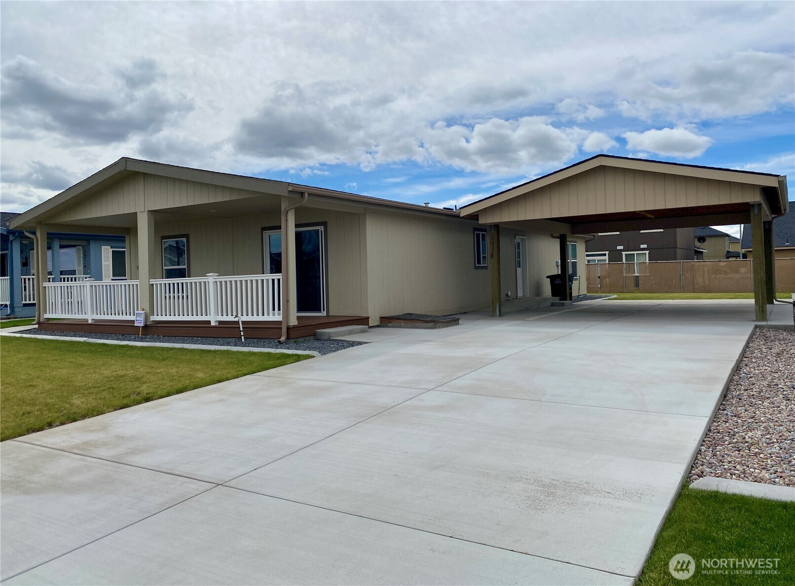 1701 E Burr Avenue Ct, Moses Lake, WA 98837