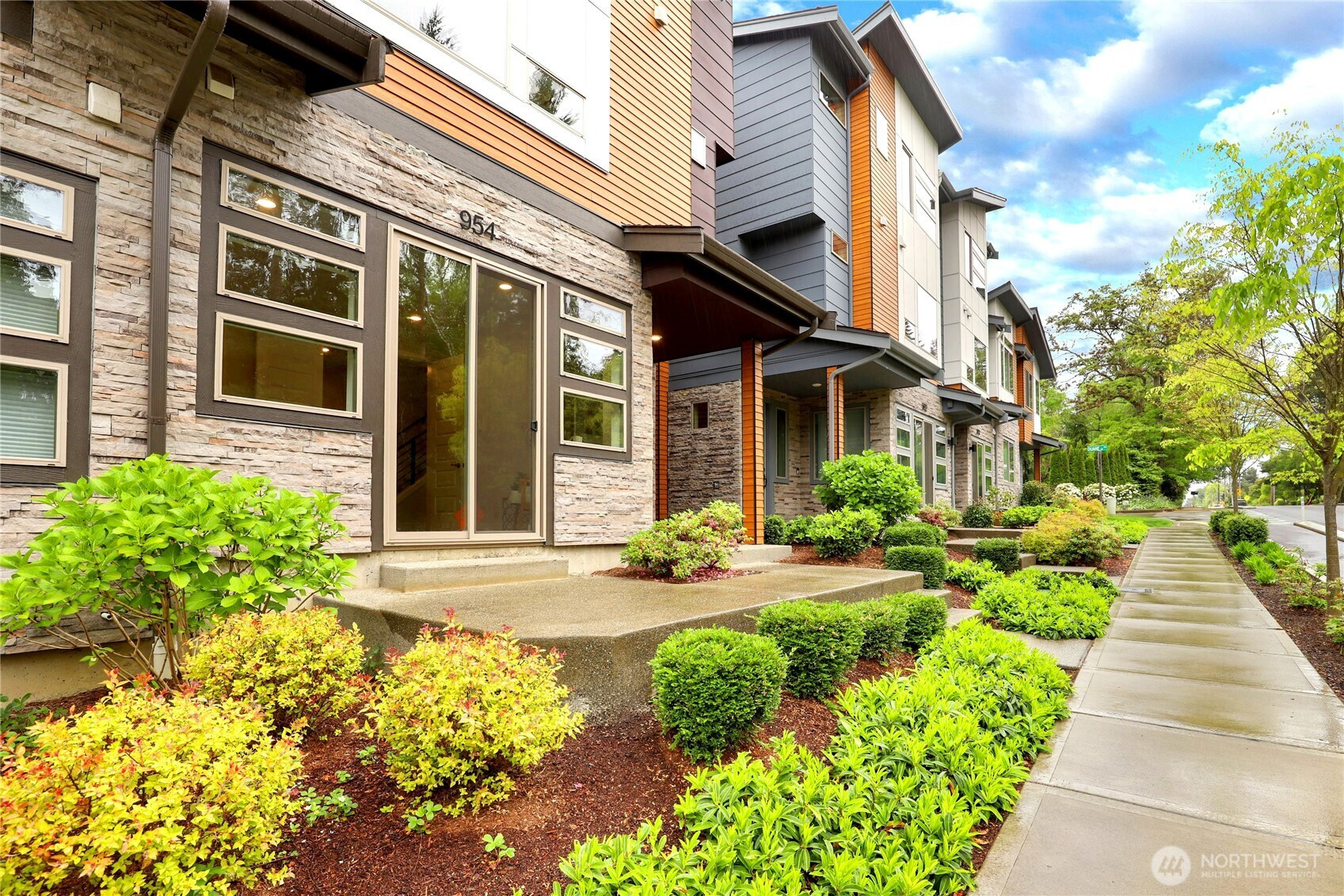 954 Dove Tail Lane NW, Bainbridge Island, WA 98110
