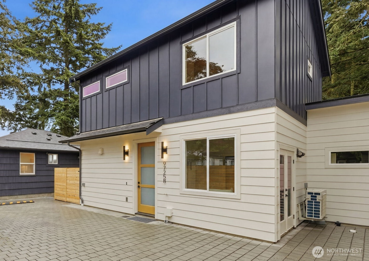 9725 Evanston Avenue N, Seattle, WA 98103