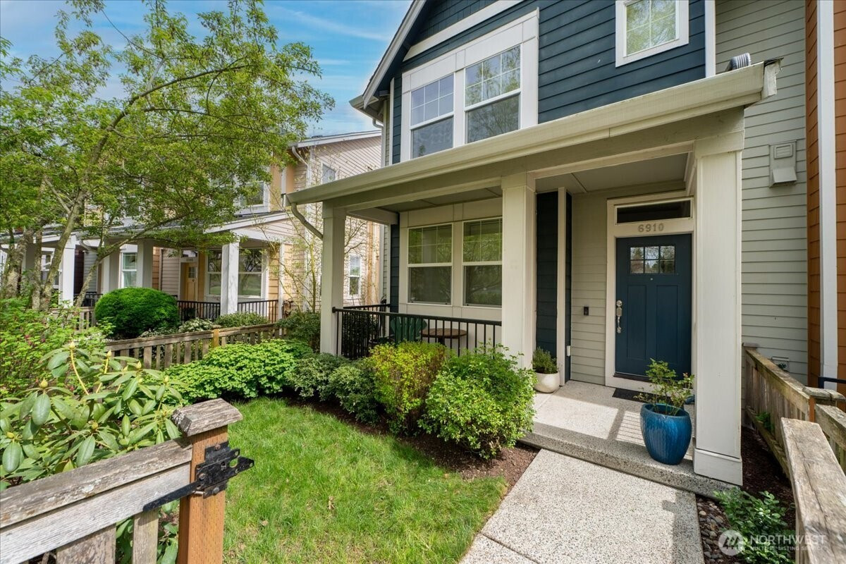 6910 31st Avenue SW, Seattle, WA 98126