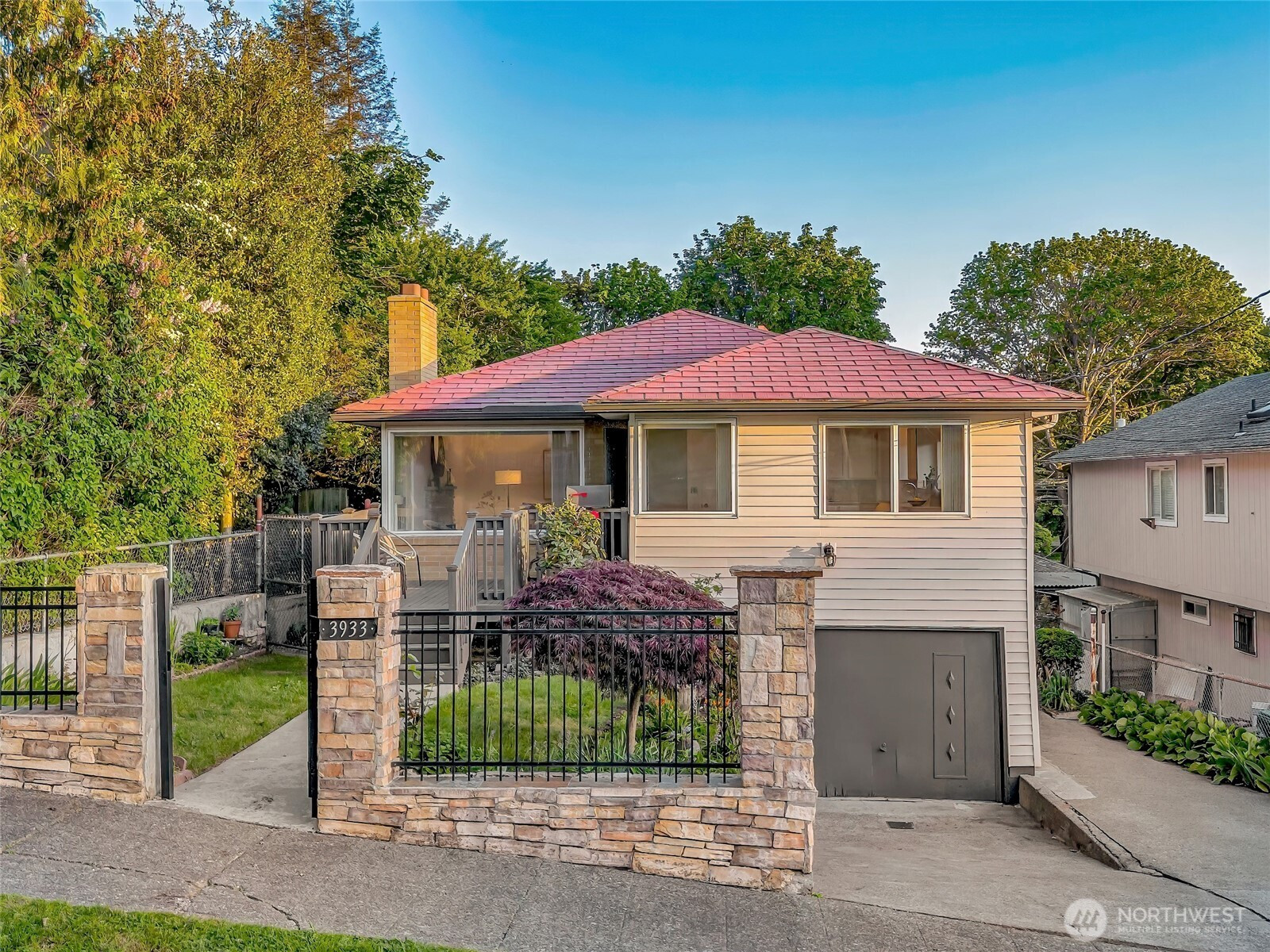 3933 S Mead Street, Seattle, WA 98118