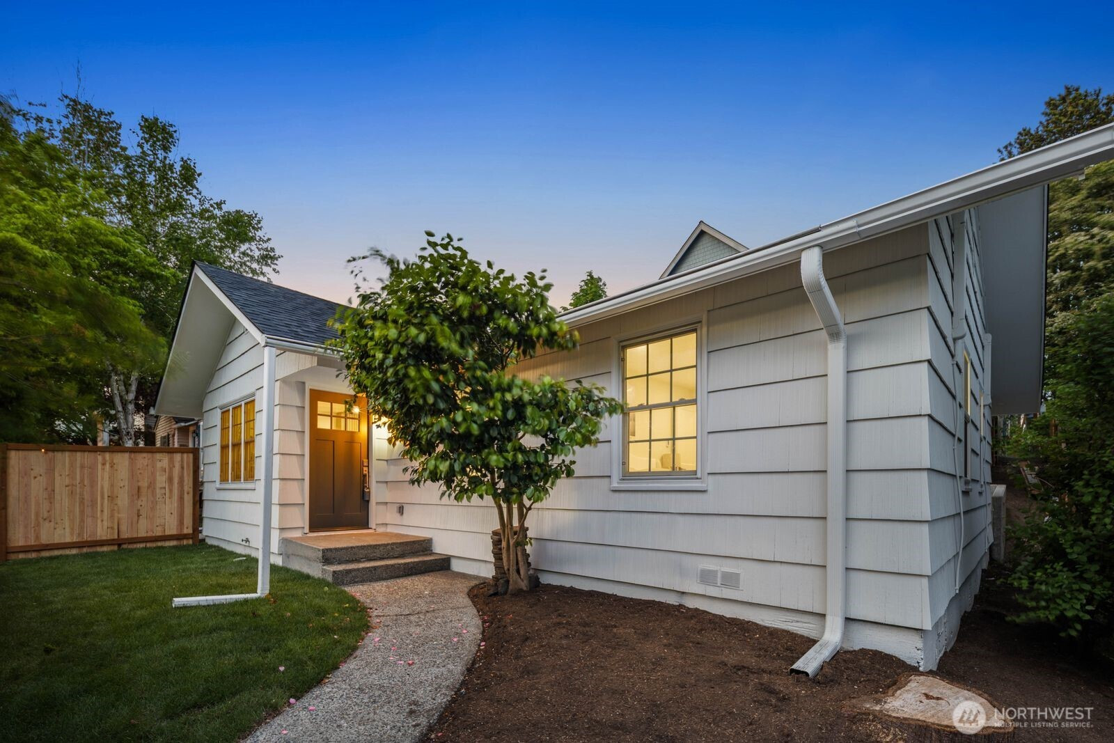 5810 57th Avenue NE, Seattle, WA 98105