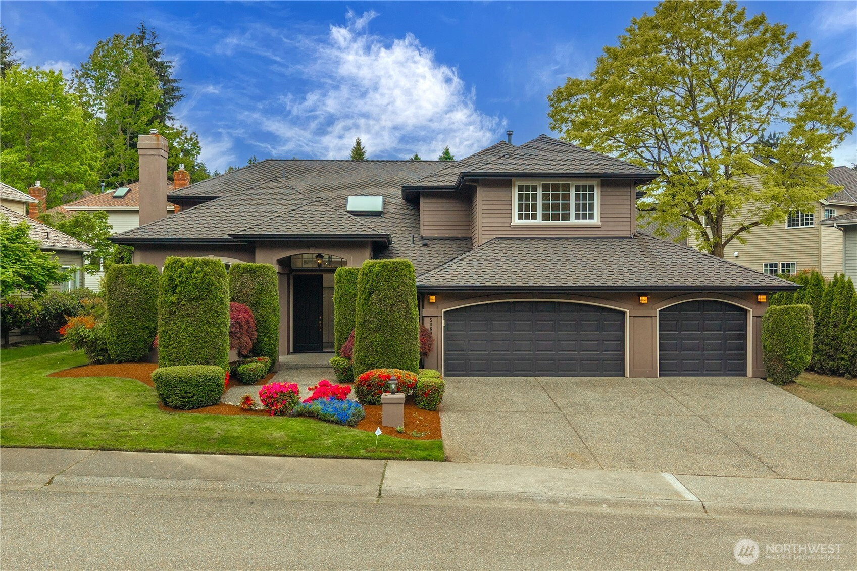5869 Mont Blanc Place NW, Issaquah, WA 98027