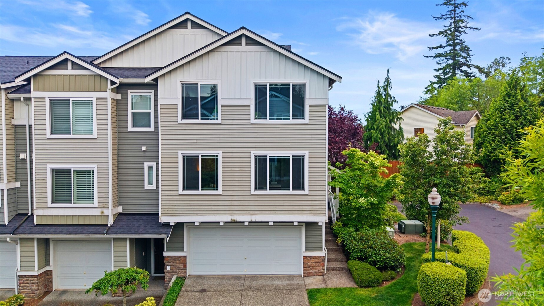 15720 Manor Way, Lynnwood, WA 98087