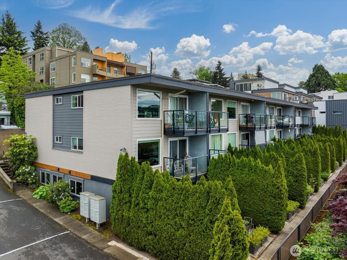 3420 15th Avenue W, Seattle, WA 98119