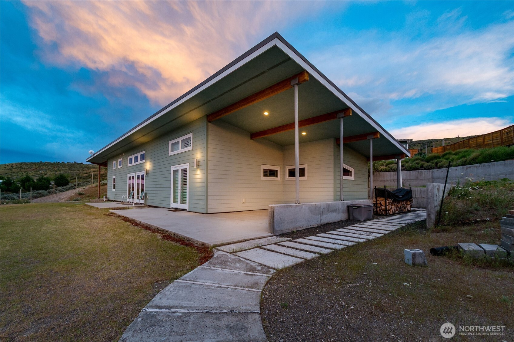 4205 E Plum Pt, Grand Coulee, WA 99133