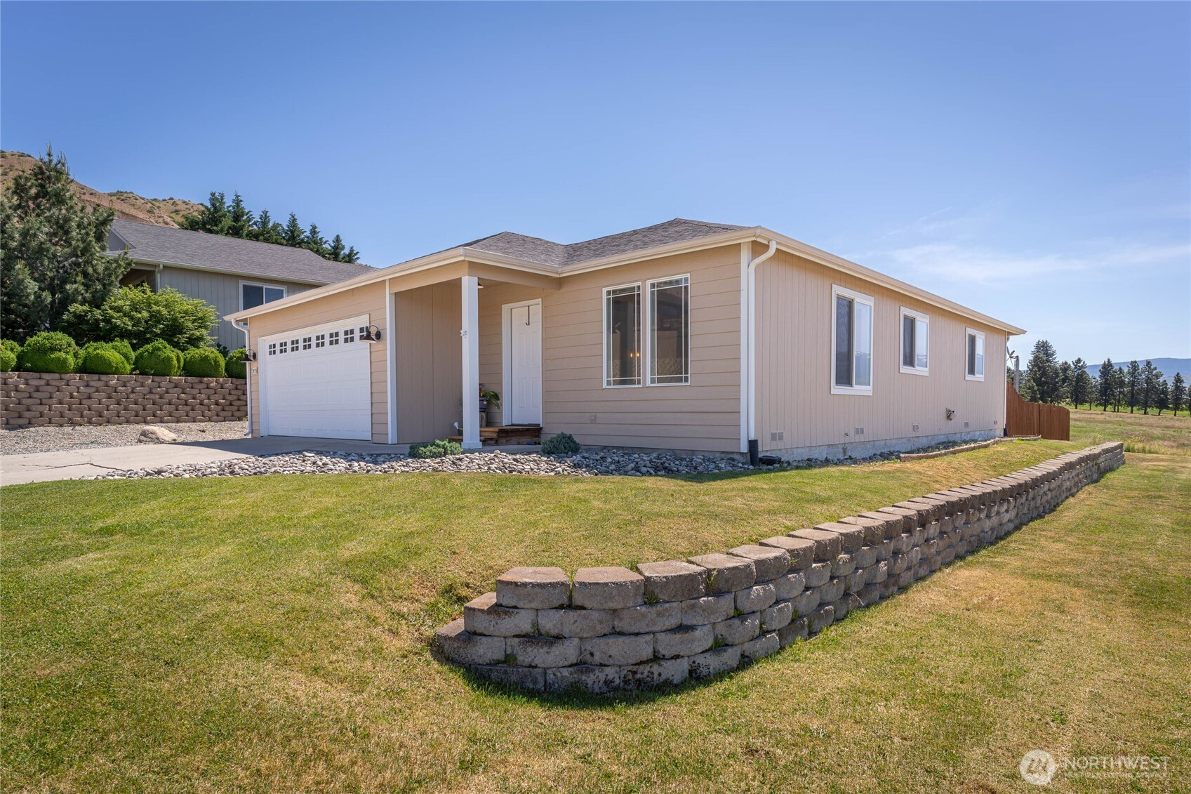 3935 NE Vista Del Rey Drive, East Wenatchee, WA 98802
