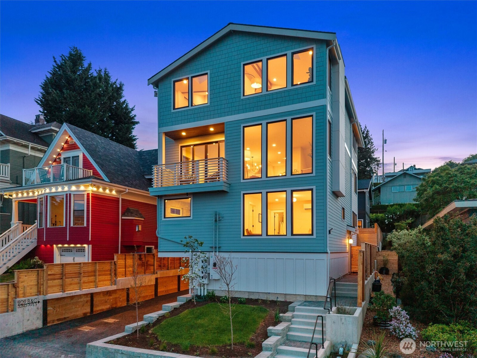 909 32nd Avenue S, Seattle, WA 98144