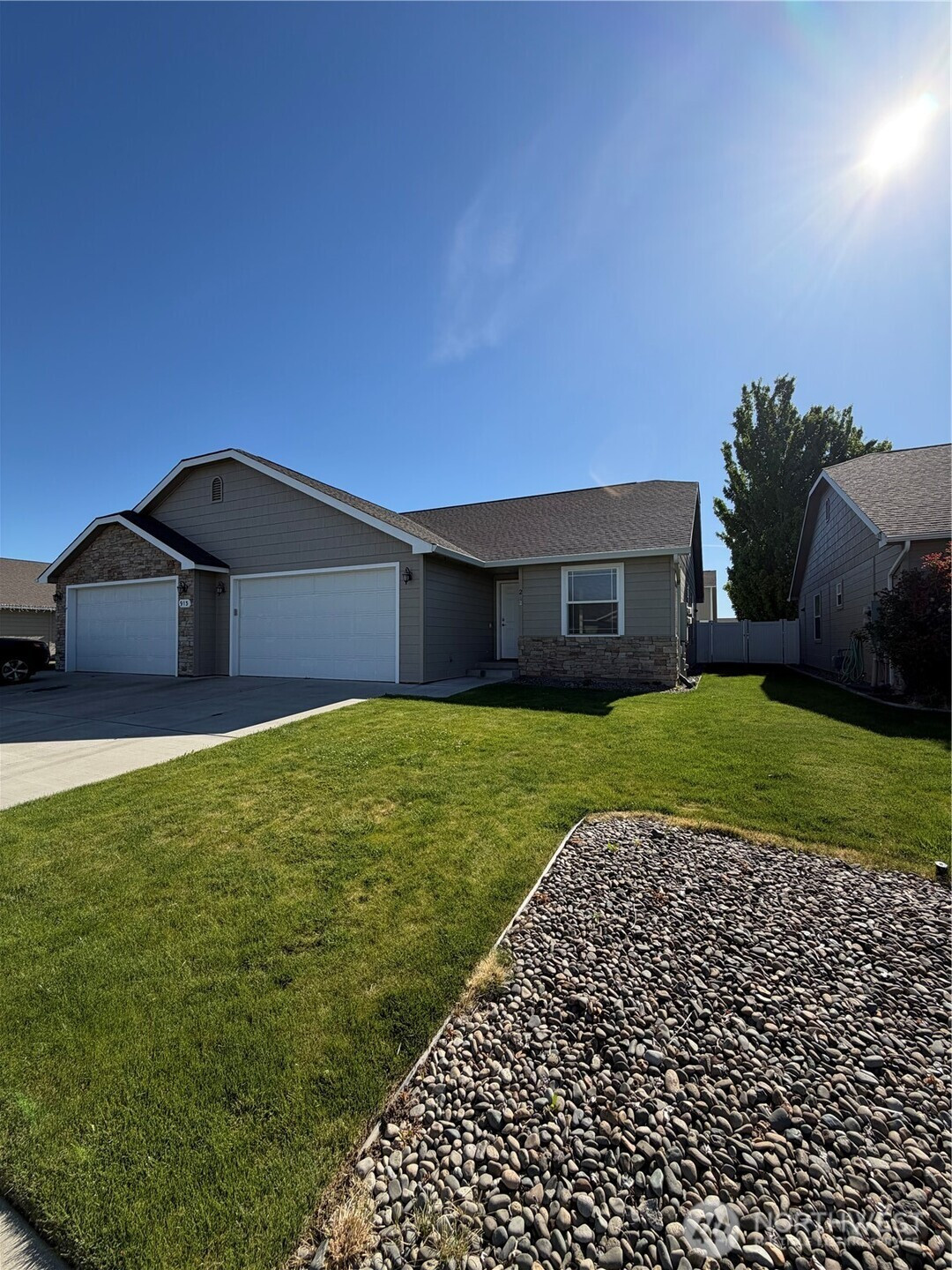 913 S 90th Avenue, Yakima, WA 98908