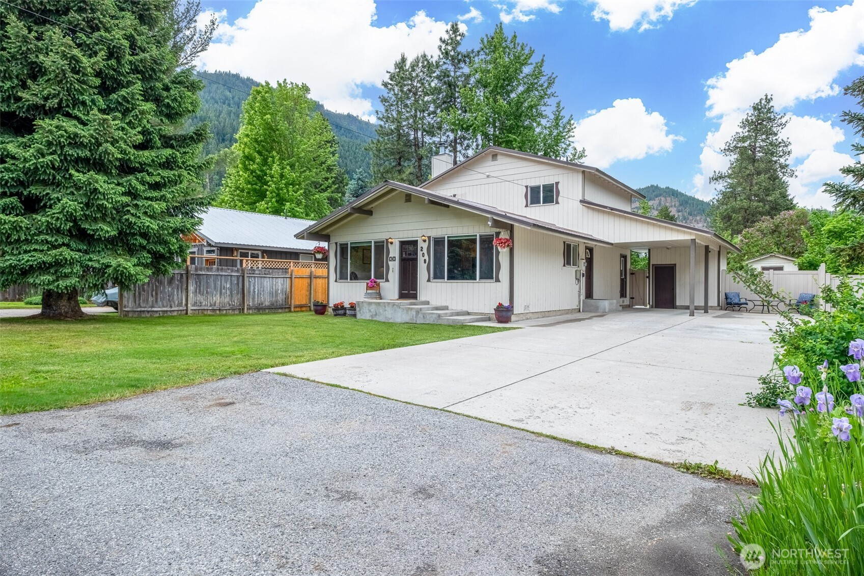 208 West, Leavenworth, WA 98826