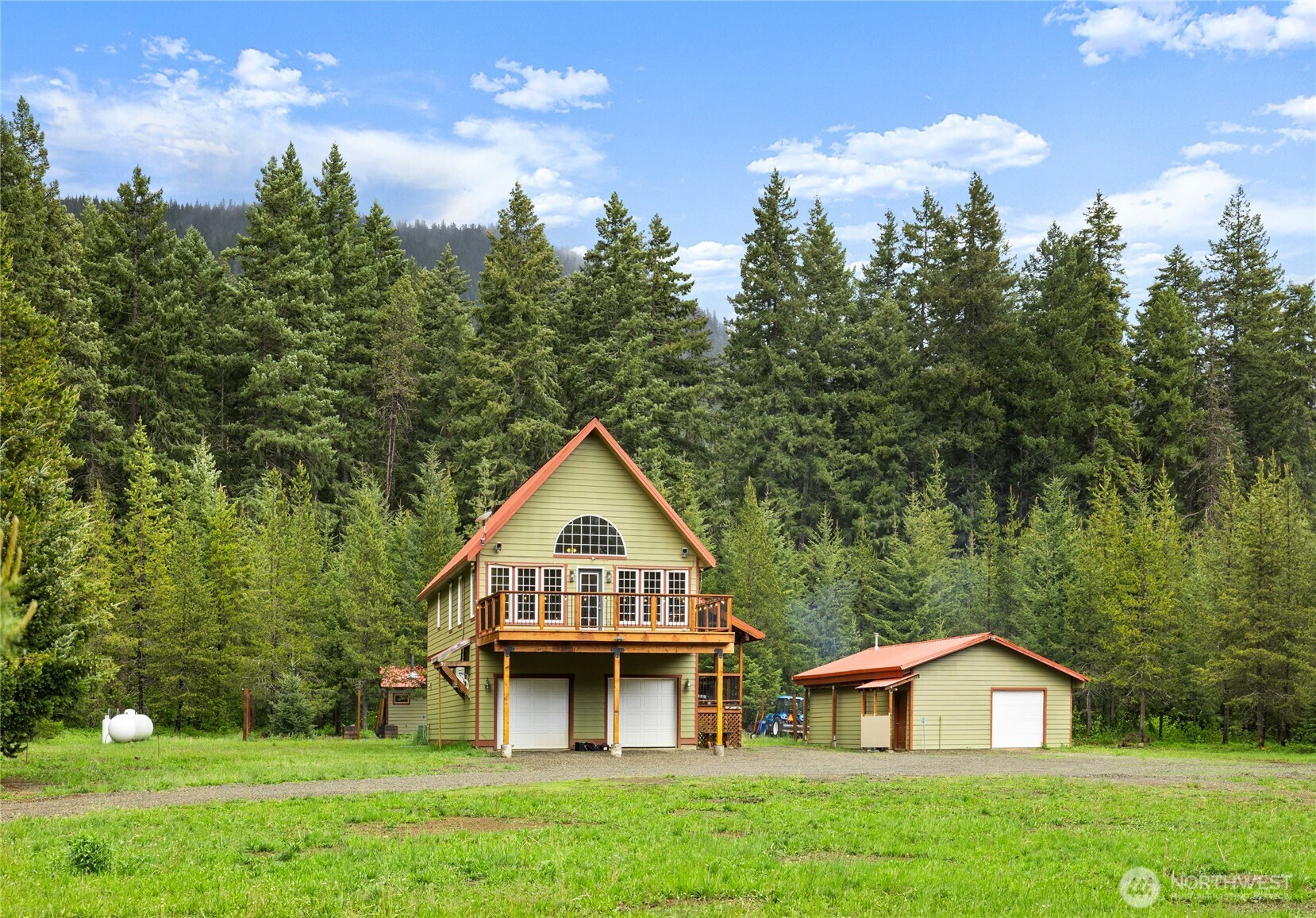 670 Silver Creek Road, Easton, WA 98925