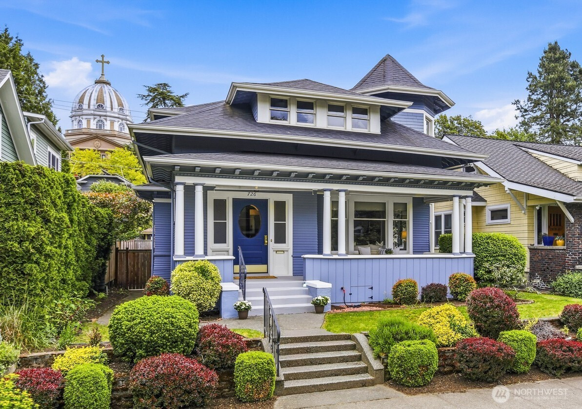 726 20th Avenue E, Seattle, WA 98112