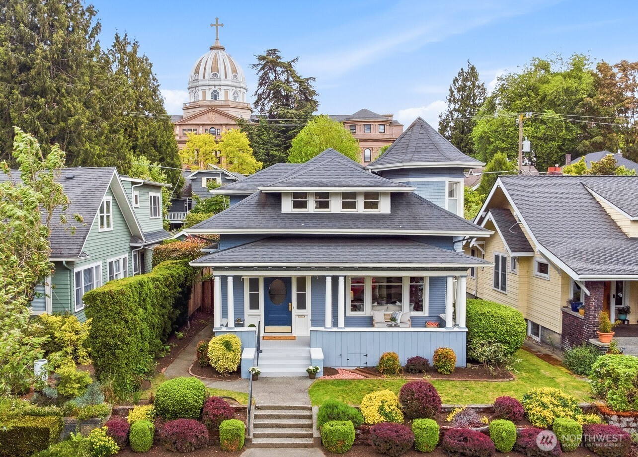 726 20th Avenue E, Seattle, WA 98112